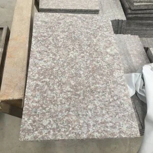G687 Crveni granit